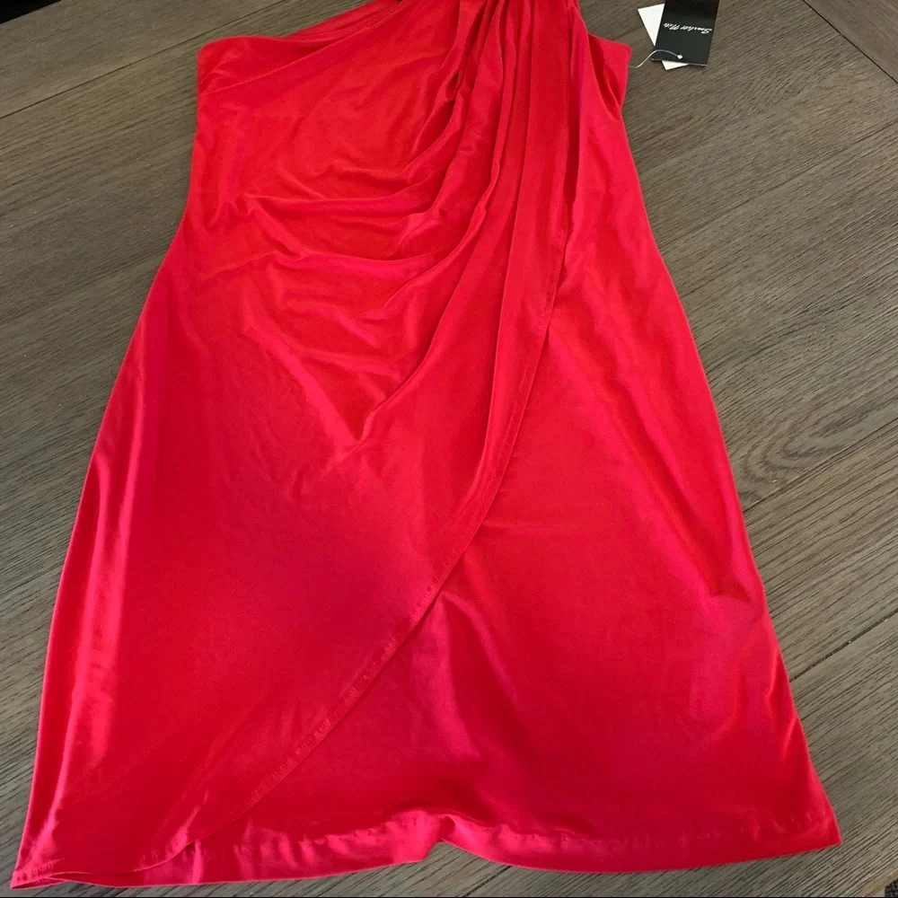 Red diamond embellished draped dress 10 - Picture 3 of 5